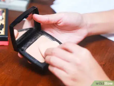 Immagine titolata Find the Best Foundation Color Shade for You Step 7