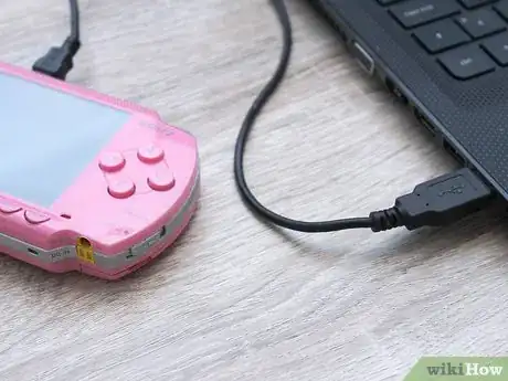 Immagine titolata Charge Your PSP Step 12