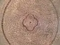 Decorazioni "spinate" del volto centrale - portico di ingresso