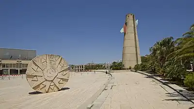 Torre civica e Omaggio a Tommaso Campanella
